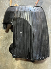 Charger l'image dans la galerie, DF 115 hp Suzuki INTAKE AIR SILENCER 13810-90J01 four stroke 2013-2020 some compatibility 100 140 compatibility
