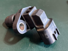 Charger l'image dans la galerie, DF 115 140 Suzuki Crankshaft Position Sensor J5T34372 33220-64L10 Four Stroke 2015-2024 compatible with some 40 50 60 70 75 8
