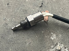 Load image into Gallery viewer, 350 hp Mercury Verado OIL TEMPERATURE SENSOR 8M0010146 four stroke 135 - 350 hp
