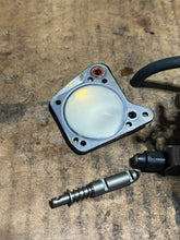 Load image into Gallery viewer, 90 75 hp Yamaha CARBURETOR SET 6H1-07 6H1-14301-07-00 6H1-14302-07-00 6H1-14303-07-00 Two Stroke 1992-2003
