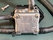 Load image into Gallery viewer, 60 50 40 30 hp Mercury EFI Mercury 881862T FUEL PUMP, 879884T Fuel Filter, 826273 cowl BOOT, 816856A4 CONNECTOR four stroke
