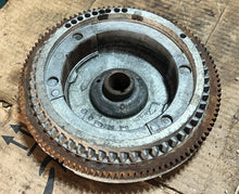 Charger l'image dans la galerie, 8 9.9 hp Johnson Evinrude 582430 FLYWHEEL electric start 0582430 two stroke 1978-1992
