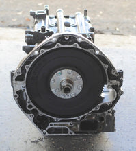 Charger l'image dans la galerie, BF 115 130 hp Honda Cylinder Block w rotating assy 1997 Four stroke
