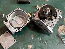 Load image into Gallery viewer, 6 8 HP Yamaha CARBURETOR 6G1-14301-01-00 two stroke 1987-2002 NO FUEL PUMP
