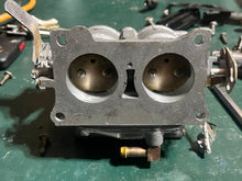 Load image into Gallery viewer, 150 hp Johnson Evinrude CARBURETOR SET 0389990 389991 389992 Two Stroke 1979 body# 324955, LINK PIN THROTTLE ARM 0387378, LIN
