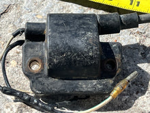 Cargar imagen en el visor de la galería, OEM Yamaha Ignition coil cm61-26 1987 16” boot cable TWO STROKE
