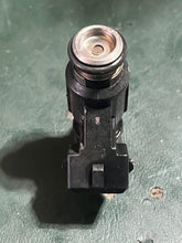 Charger l'image dans la galerie, 60 50 40 30 hp Mercury EFI FUEL INJECTOR 892123 8208A four stroke TESTED
