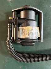 Load image into Gallery viewer, 225 hp Ficht 5001471 05001471 STARBOARD Fuel Injector 5004444 two stroke 200 225 hp
