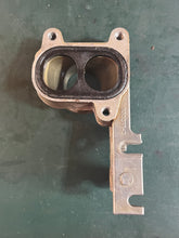 Cargar imagen en el visor de la galería, f 25 hp Yamaha 65W-13640-00-00 intake MANIFOLD oem 65W-14271-00-00 INSULATOR 65W-13323-00-00 INSERT four stroke
