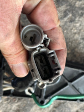 Cargar imagen en el visor de la galería, DF 115 140 hp Suzuki  voltage RECTIFIER 32800-92J00 four stroke 2013-2021 some compatibility 100 hp (charging regulator) - Un
