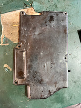 Cargar imagen en el visor de la galería, 40 50 hp Nissan Tohatsu cdi ELECTRICAL COVER BRACKET 3C8069020 Two Stroke 2002-2005
