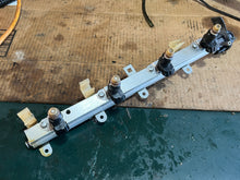 Charger l'image dans la galerie, BF 135 150 115 Honda intake fuel injectors fuel rail  &amp; pressure regulator OUTBOARD 2006-up 16450-ZY6-003 16621-ZY6-000 16740
