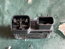 Cargar imagen en el visor de la galería, DF 115 hp Suzuki PTT RELAY ASSY 38410-93J20 Four Stroke 2013-2018

