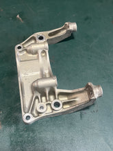 Charger l'image dans la galerie, BF 25 30 hp Honda 28491-ZV7-000 RECOIL BRACKET bajl bajs baws bawl Timing Belt
