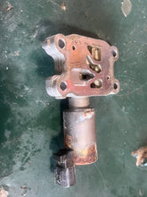 Charger l'image dans la galerie, DF 200 hp Suzukj OIL CONTROL VALVE 16550-93J00 four stroke some compatibility 150 175 225 250 300 350 hp
