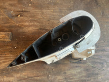 Load image into Gallery viewer, 150 hp Evinrude 25” MIDSECTION SWIVEL 0434724 0435006 STEERING ARM 0436983 HOUSING 0340731 0338664 stern BRACKETS 0335489 033
