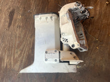 Load image into Gallery viewer, 150 hp Evinrude 25” MIDSECTION SWIVEL 0434724 0435006 STEERING ARM 0436983 HOUSING 0340731 0338664 stern BRACKETS 0335489 033
