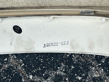 Charger l'image dans la galerie, DF 200 150 hp Suzuki  SIDE COVER SET WHITE 61811-96L01-Y5S 61820-96L01-Y5S 2015-2023 with PANEL FRONT 61831-96J10-Y5S
