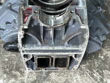 Cargar imagen en el visor de la galería, 300 hp Yamaha HPDI CRANKCASE BLOCK 6D0-15100-00-1S w COVER two stroke HPDI 2003-2009
