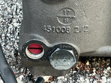 Load image into Gallery viewer, issue with seal - 30 25 hp Evinrude E -tec POWER TRIM PUMP hydraulic 5009035 5007774 Two Stroke 2017 2010-up some 15 40 50 60
