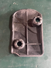 Cargar imagen en el visor de la galería, 60 50 40 hp Mercury EFI 8M0011931 deflector plate Four Stroke OEM
