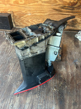 Cargar imagen en el visor de la galería, 150 155 hp Johnson &amp; Evinrude 20” MIDSECTION HOUSING 0332744 SWIVEL 0432708 STEERING ARM 0392519 two stroke CROSSFLOW 1987-19
