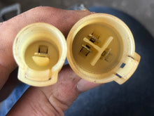 Cargar imagen en el visor de la galería, DF 60 70 hp Suzuki 32800-92E20 RECTIFIER &amp; REGULATOR Four Stroke 1999, 1998-2000 also DT 150 200 225 HP compatible
