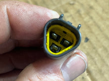 Cargar imagen en el visor de la galería, f 40 - 115 hp Yamaha 63D-82563-10-00 Tilt and Trim Switch 1996-2014 four stroke
