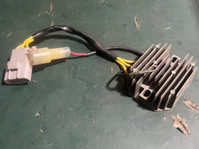 Load image into Gallery viewer, 25 30 hp Mercury EFI voltage regulator RECTIFIER 898103T14 four stroke
