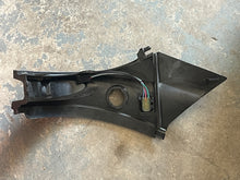 Cargar imagen en el visor de la galería, 350 hp Mercury Verado port FRONT COWL AIR INTAKE 885357T04 8M0086842 with trim switch 87-896620001 87-8M0042300 four stroke 2
