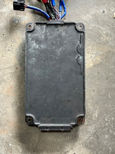 Cargar imagen en el visor de la galería, 225 hp Yamaha CDI CONTROL UNIT 65J-85540-00-00 f8t33772 ox66 two stroke 1997 65J-00 65J-85540-01-00 65J-85540-02-00
