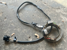 Charger l'image dans la galerie, 115 130 hp Yamaha 6E5-85580-00-00 6N7-85580-00-00 PULSER COIL New-style TWO STROKE 1990-2004
