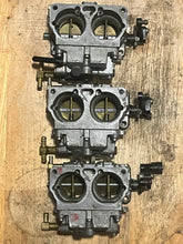 Cargar imagen en el visor de la galería, 200 175 150 hp Mercury CARBURETOR SET WMH-16 top 3308-9672A44 3311-818650A4 818650A52, center 3308-9672A45 818650A5 818650A53
