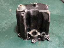 Cargar imagen en el visor de la galería, BF 25 30 hp Honda 11311-ZV7-010ZA OIL PAN 04102-ZV7-000ZA pre-97 four  stroke
