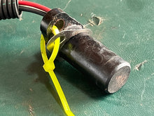 Cargar imagen en el visor de la galería, 135 hp Mercury ENCODER crank sensor 8285581t1 Two Stroke DFI 8285581 828558 compatible 150 200  225 hp
