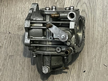 Charger l'image dans la galerie, 250 hp Yamaha CARBURETOR 3 61A-14101-03-00 two stroke 76 degree

