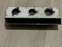 Charger l'image dans la galerie, 85 90 hp Force carb INTAKE COVER air silencer ATTENUATOR F695861 two stroke CLEANED
