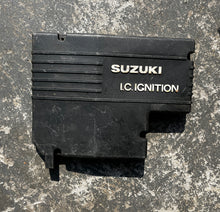 Cargar imagen en el visor de la galería, DT 75 hp Suzuki ELECTRIC PARTS HOLDER COVER 32891-95601 32891-95600 two stroke 1988-1997 some 85 hp to 2000

