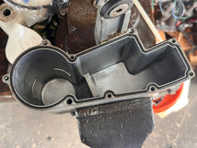 Cargar imagen en el visor de la galería, 250 225 200 hp Yamaha OX66 vst FLOAT CHAMBER W TOP 66K-14980-00-00 &amp; FUEL PUMP 67H-13907-00-00 Two Stroke v6 1999-2010
