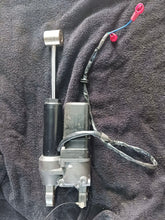 Charger l'image dans la galerie, sold may2026——30 25 hp Mercury POWER TRIM TILT ASSY ptt 851873T03 Four Stroke EFI
