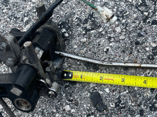 Charger l'image dans la galerie, DF 30 25 hp Suzuki SHIFT ROD (S &amp; L) 25111-94L00 CLUTCH SHAFT LEVER 21210-94L00 ROD 23211-94L00 HOLDER 21151-94L00 four strok
