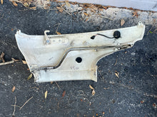 Charger l'image dans la galerie, DF 150 hp Suzuki  SIDE COVER SET WHITE 62821-96J0-Y5S 61811-96J0-Y5S 2015-2018
