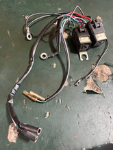 Cargar imagen en el visor de la galería, 225 - 300 hp Mercury TRIM HARNESS 826802A2 two stroke - approx 12” length with bullet ebd connectors on longest run of cord
