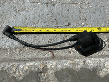 Load image into Gallery viewer, 130 115 hp Yamaha Ignition coil 6E5-85570-11-00 cm61-30 or cm61-32 two stroke 8” boot cable
