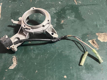 Charger l'image dans la galerie, f 9.9 hp Yamaha BASE ASSEMBLY 6G8-85561-00-94 four stroke PULSER 6G8-85580-02-00 1992-2005 T9.9ELRT
