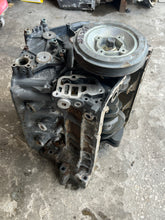 Cargar imagen en el visor de la galería, BF 225 200 175 hp Honda CYLINDER BLOCK ASSY 12000-ZY3-436ZA CRANKSHAFT 13310-RGL-A00 four stroke 2007-up

