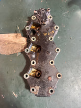 Charger l'image dans la galerie, 40 50 hp Nissan Tohatsu CYLINDER HEAD COVER 3C8010210 Two Stroke 2002
