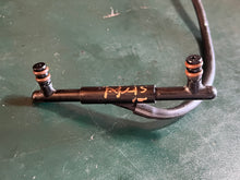 Cargar imagen en el visor de la galería, sold shopify apr2026—-90 100 115 hp Johnson 0434522 Balance tube MANIFOLD Assy 434522 two stroke 1995-2004
