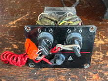 Cargar imagen en el visor de la galería, 115 - 300 hp Yamaha Outboard Key Panel Switch Assy 6K1-82570-13-00 for Two &amp; Four Stroke - push-to-choke
