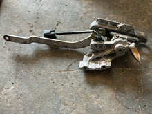 Load image into Gallery viewer, f 150 hp SHIFT BRACKET 6DA-44176-00-00 SHIFT LEVER ROD 6DA-44121-00-00 BRACKET 63P-44117-01-00  SHIFT SWITCH 69J-8259F-00-00 
